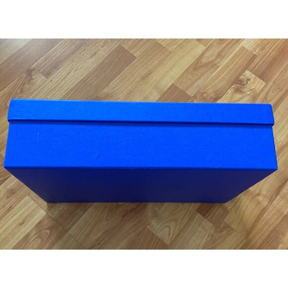 Stuart Weitzman empty shoe box - Picture 6 of 6